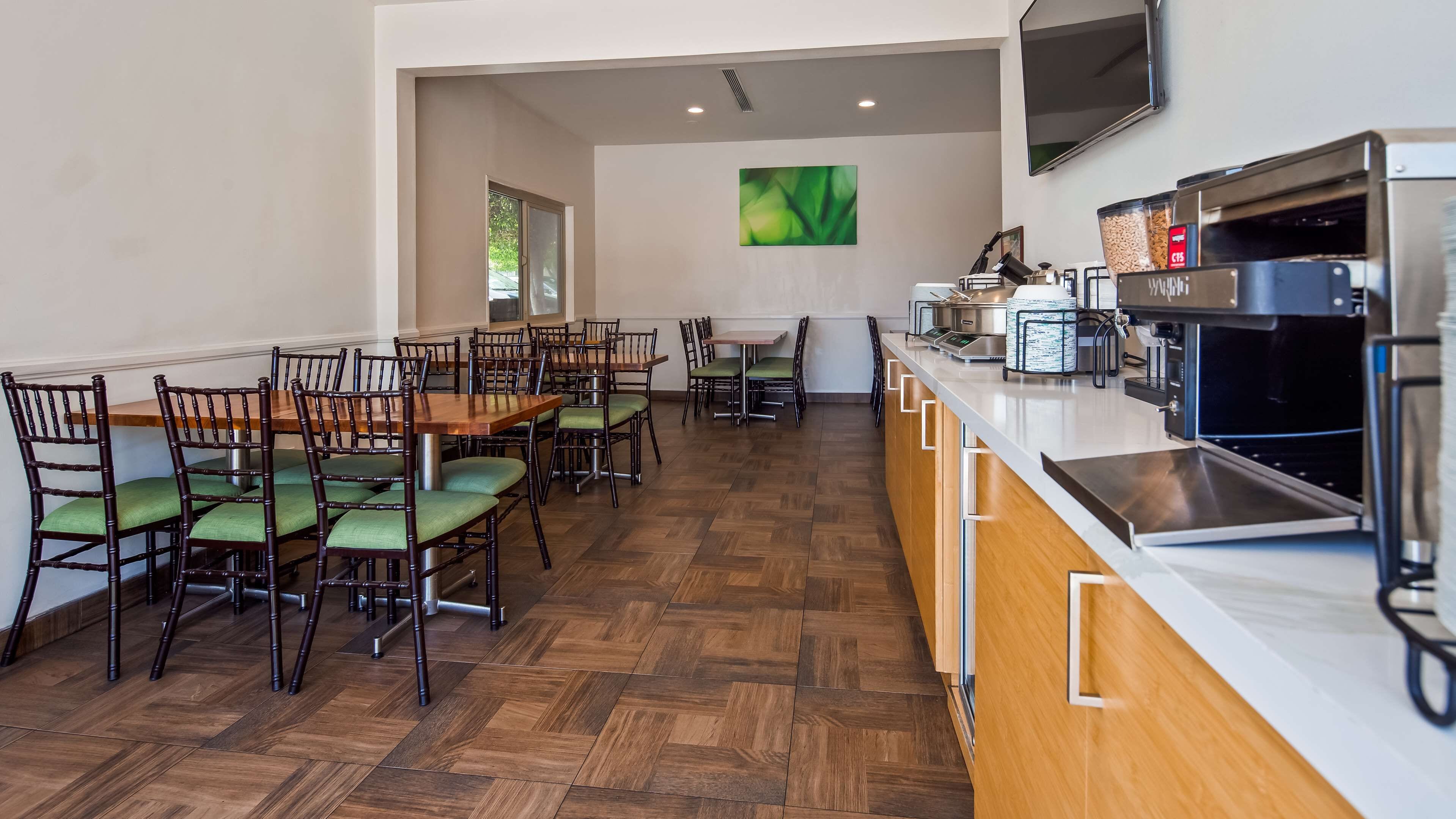 Photo - Best Western Plus Glendale