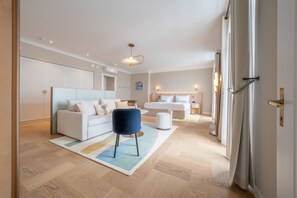 Deluxe Junior Suite Lakeside | Coin séjour