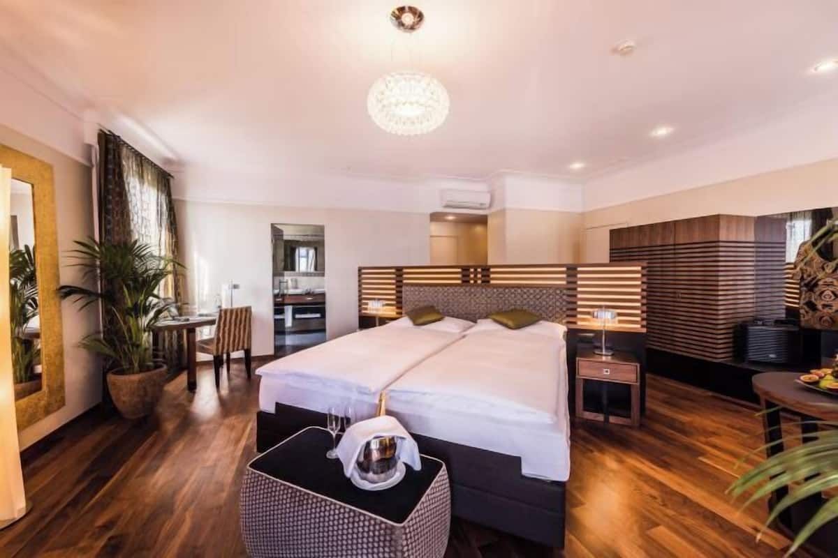 1 Schlafzimmer, Minibar, Zimmersafe, individuell dekoriert