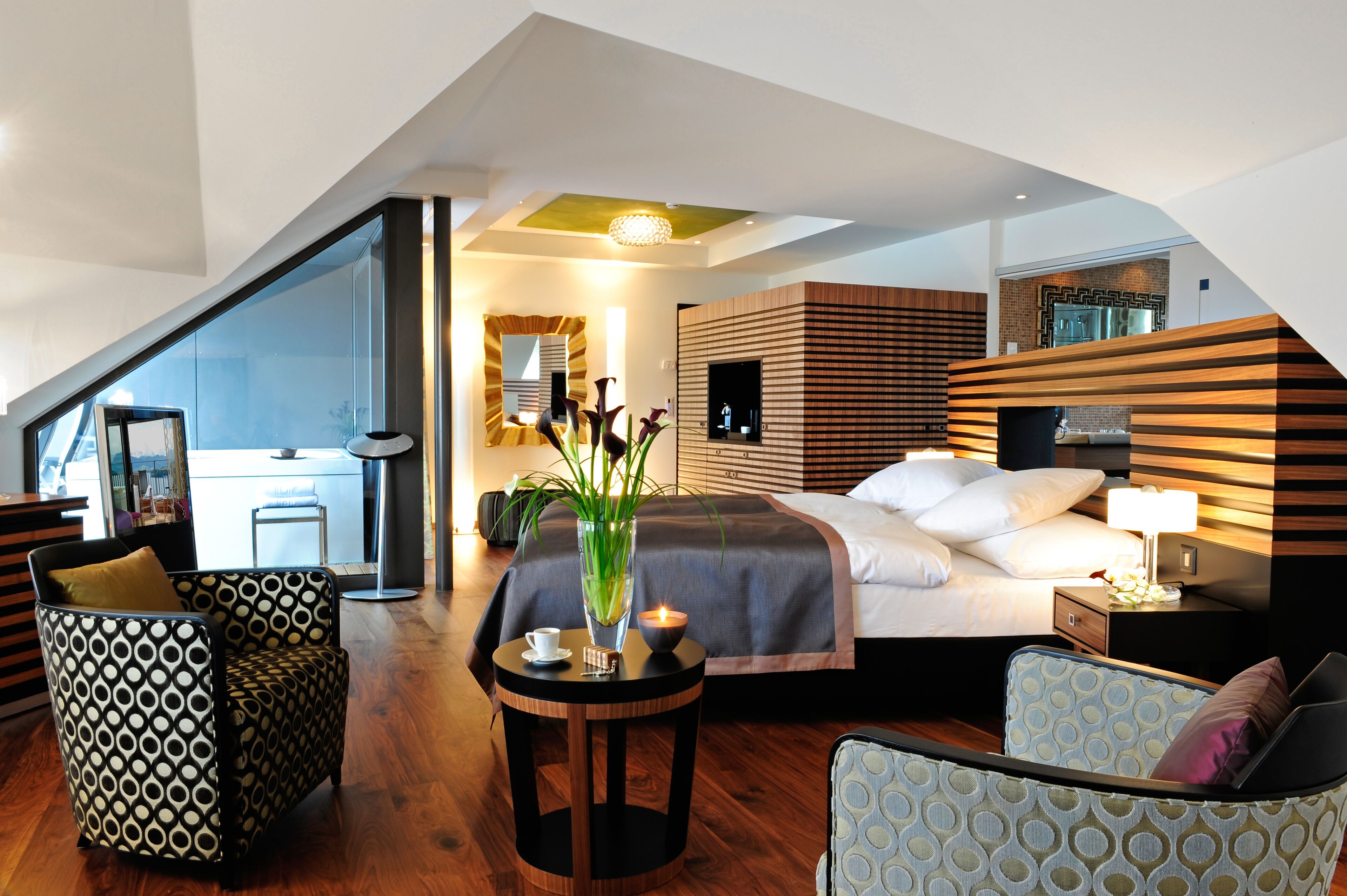 penthouse spa suite lakeside | 1 bedroom, minibar, in-room safe, individually decorated