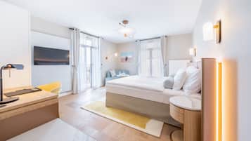 Grand Deluxe Room Lakeside | Minibar, coffres-forts dans les chambres, décoration personnalisée