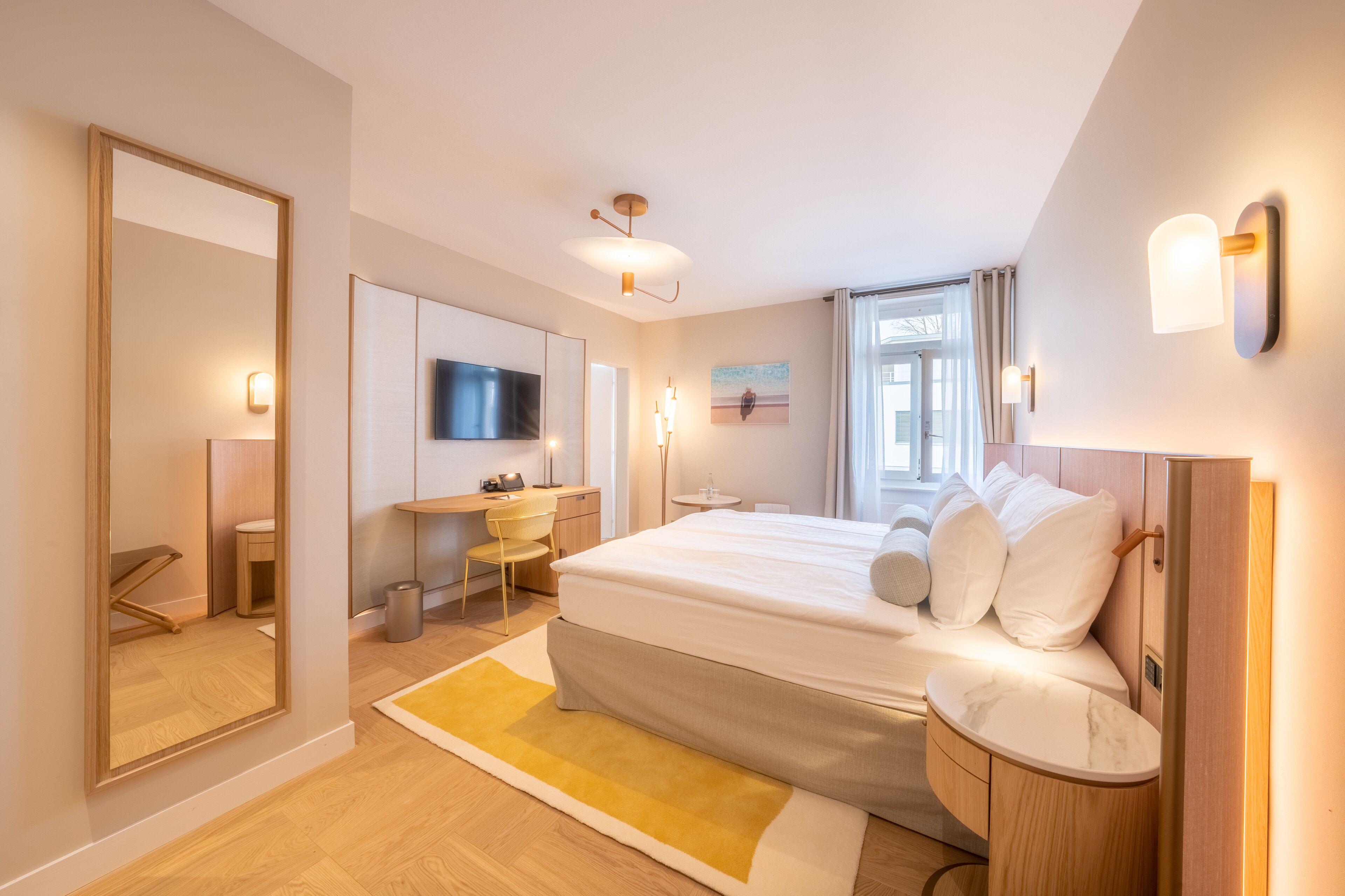 deluxe room | 1 bedroom, minibar, in-room safe, individually decorated