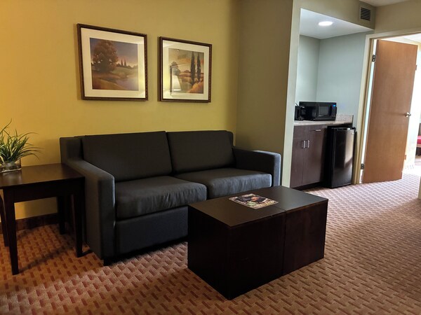 Euro Suites Hotel - Morgantown, WV