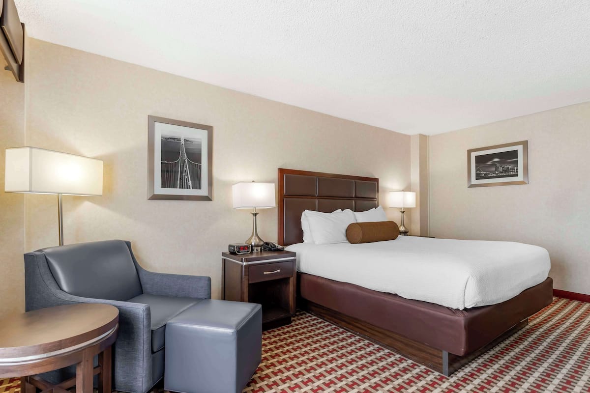 In-room safe, individually decorated, individually furnished, desk