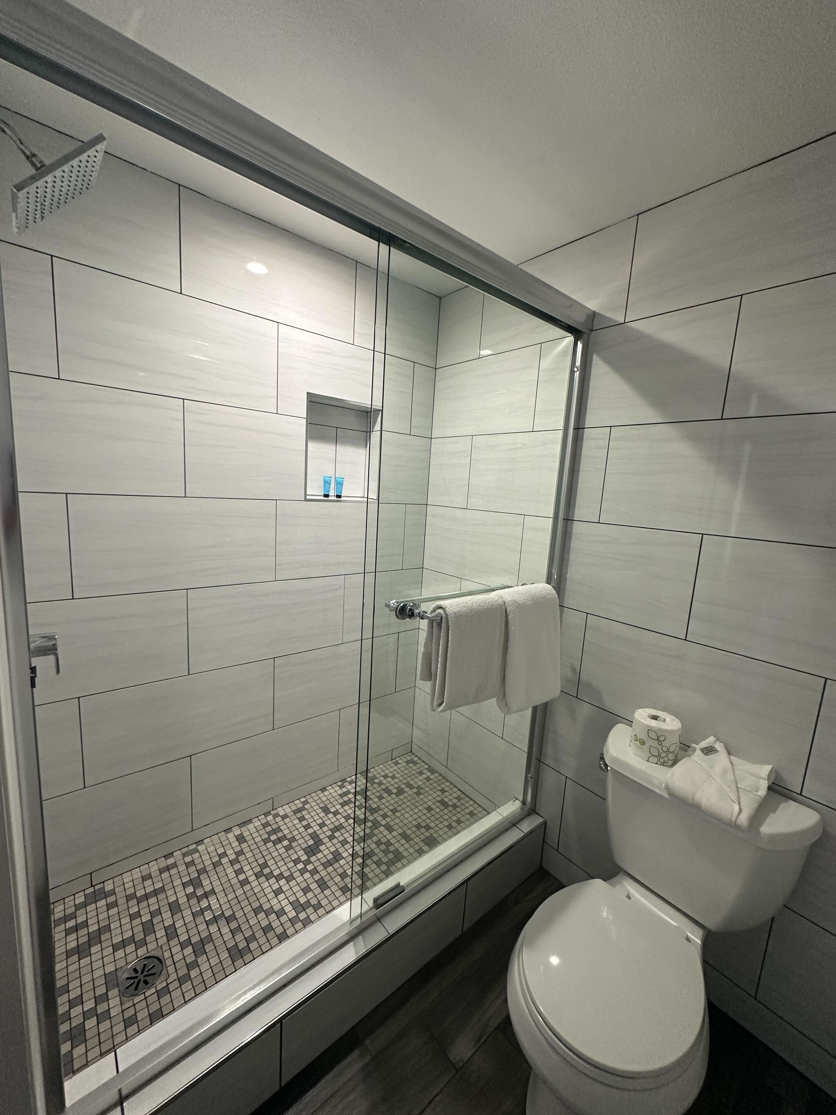 Badkamer met douche