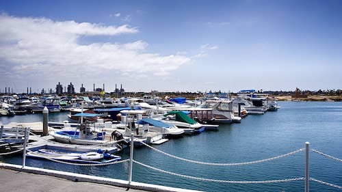Golden Sails Hotel