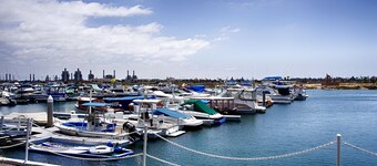 Golden Sails Hotel