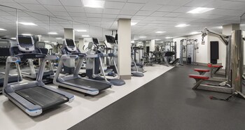 Fitness center at Hilton Chicago/Oak Brook Hills Resort & Conference Center