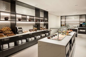 Daily buffet breakfast (EUR 28 per person) - Hilton Heidelberg (Heidelberg)