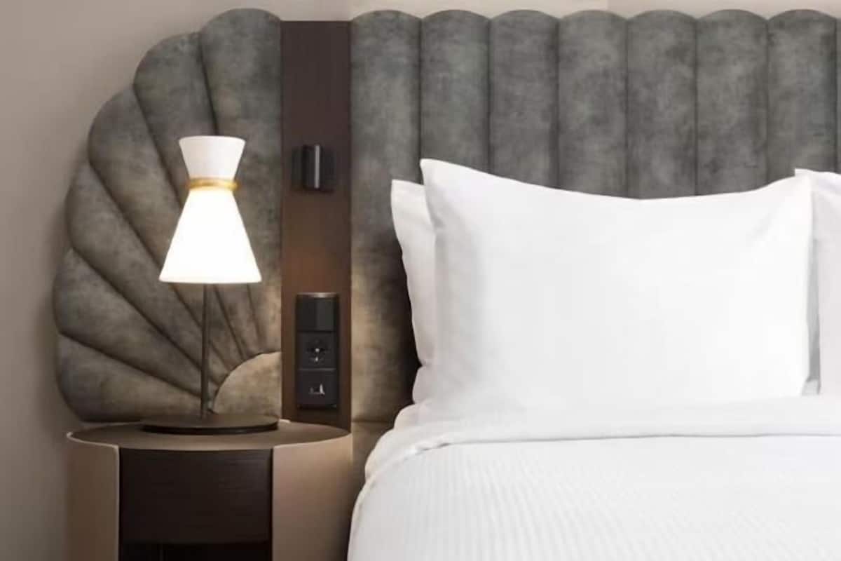 Zimmersafe, Schreibtisch, Bügeleisen/Bügelbrett, kostenlose Babybetten