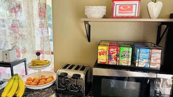 Free daily continental breakfast