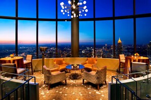 2 bars/lounges, cocktail bar - The Westin Peachtree Plaza, Atlanta (Atlanta)