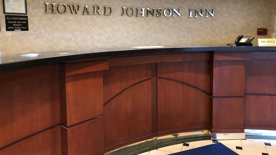 Howard Johnson by Wyndham Newburgh/West Point