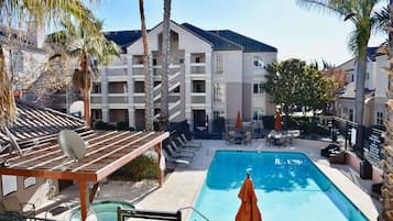 Outdoor pool, sun loungers