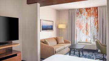 Suite, 1 kingsize-seng med sovesofa | Skrivebord, blendingsgardiner og strykejern/-brett