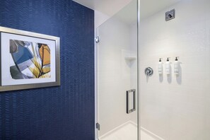 Shower, free toiletries, hair dryer, towels - Fairfield Inn & Suites by Marriott Cape Cod Hyannis (Hyannis)