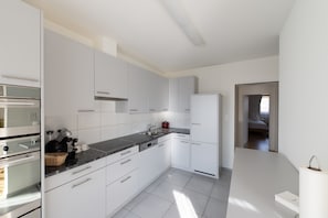 Minibar, in-room safe, soundproofing, iron/ironing board