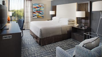 Hypo-allergenic bedding, down comforters, in-room safe, desk