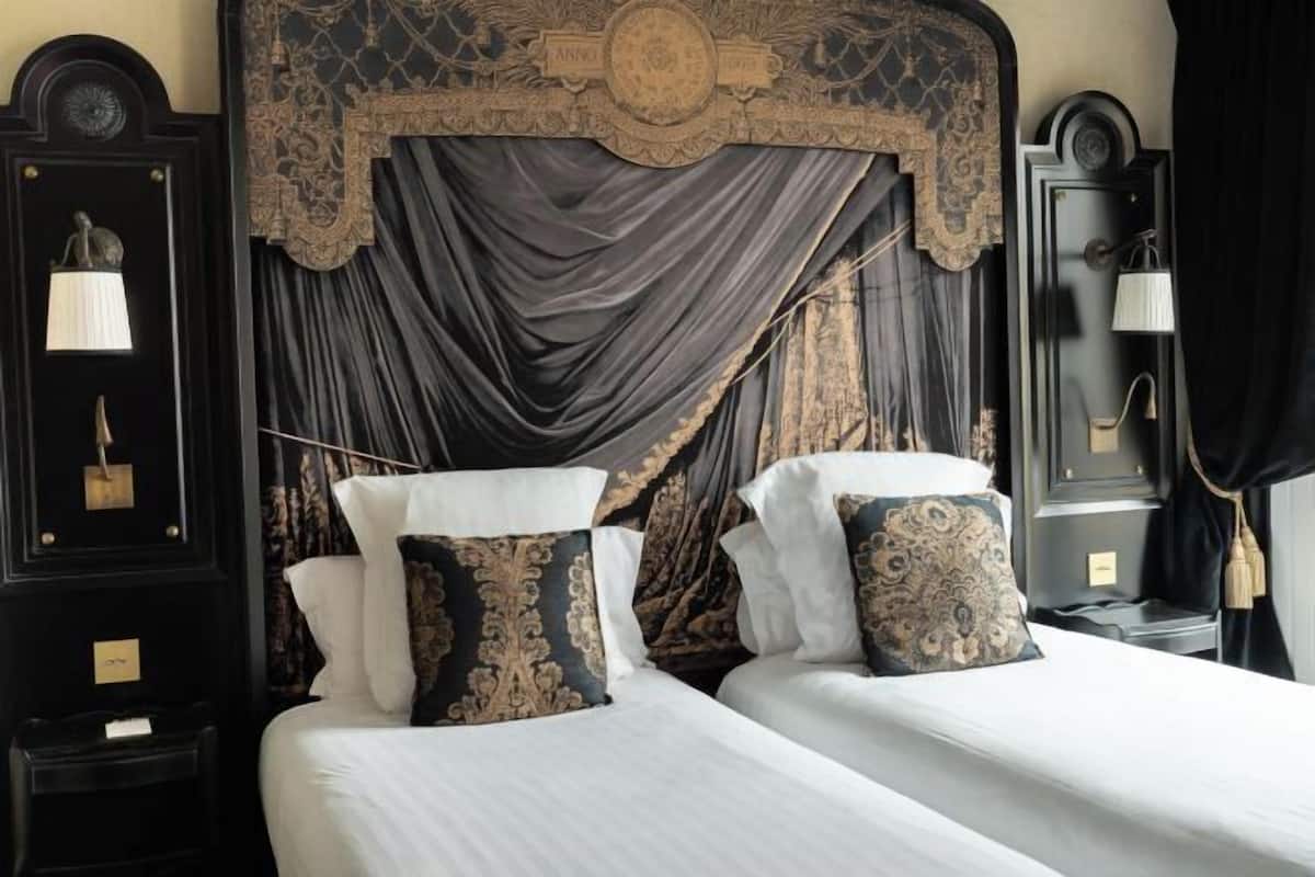 Premium bedding, pillowtop beds, minibar, in-room safe