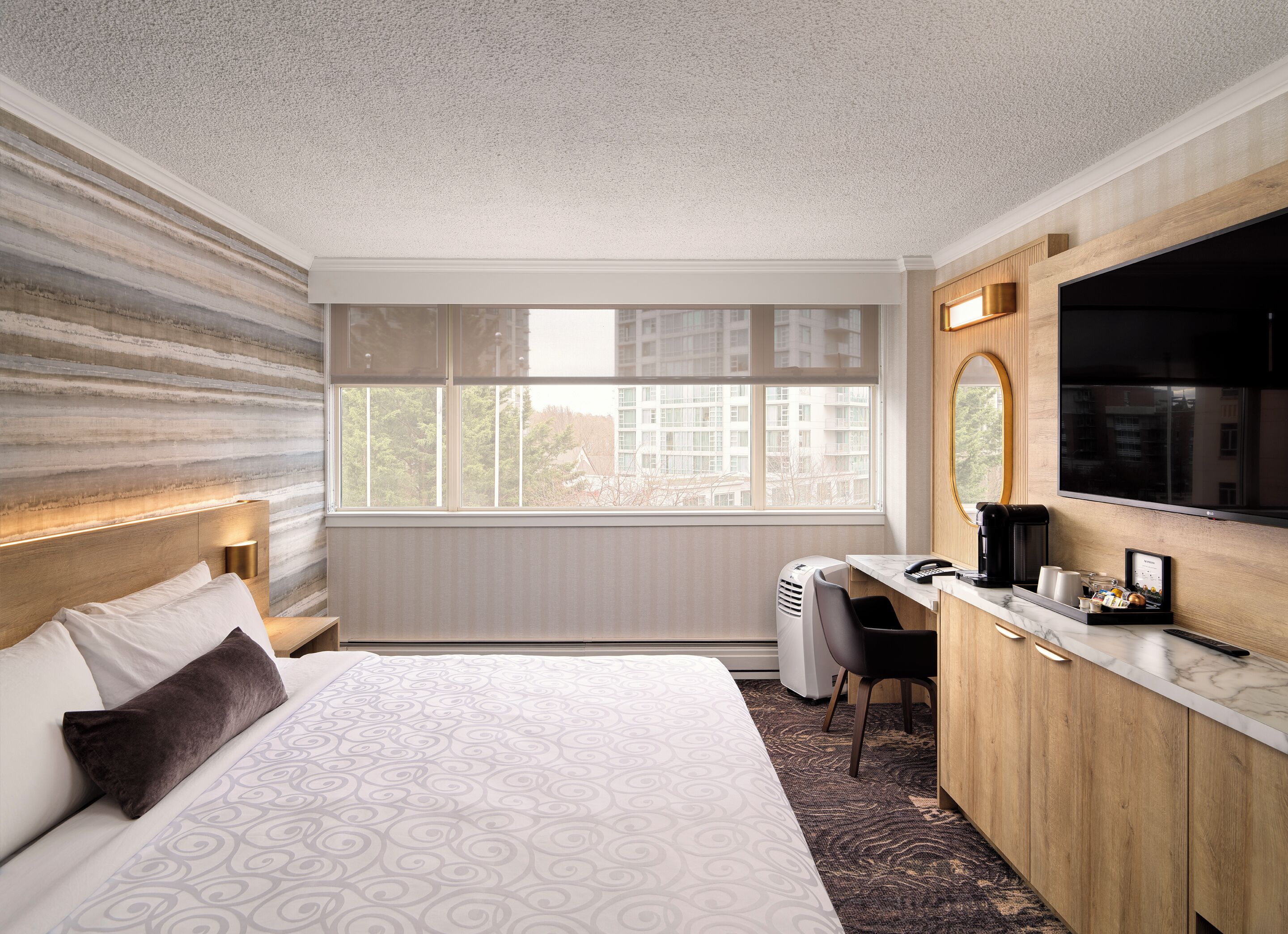 traditional room | premium bedding, pillow-top beds, in-room safe, desk