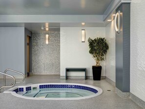 Indoor spa tub
