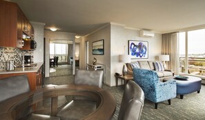 Suite, 2 Bedrooms | Living room | 40-inch TV with cable channels - Chateau Victoria Hotel and Suites (Victoria)
