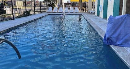 Motel 6 Galveston, TX - Beach/Seawall