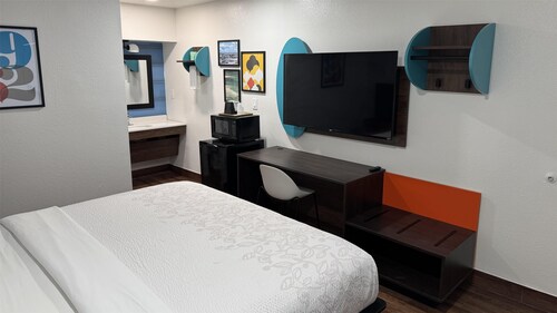 Motel 6 Galveston, TX - Beach/Seawall 