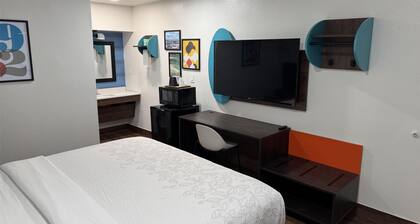 Motel 6 Galveston, TX - Beach/Seawall