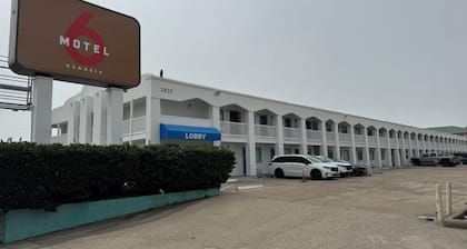 Motel 6 Galveston, TX - Beach/Seawall