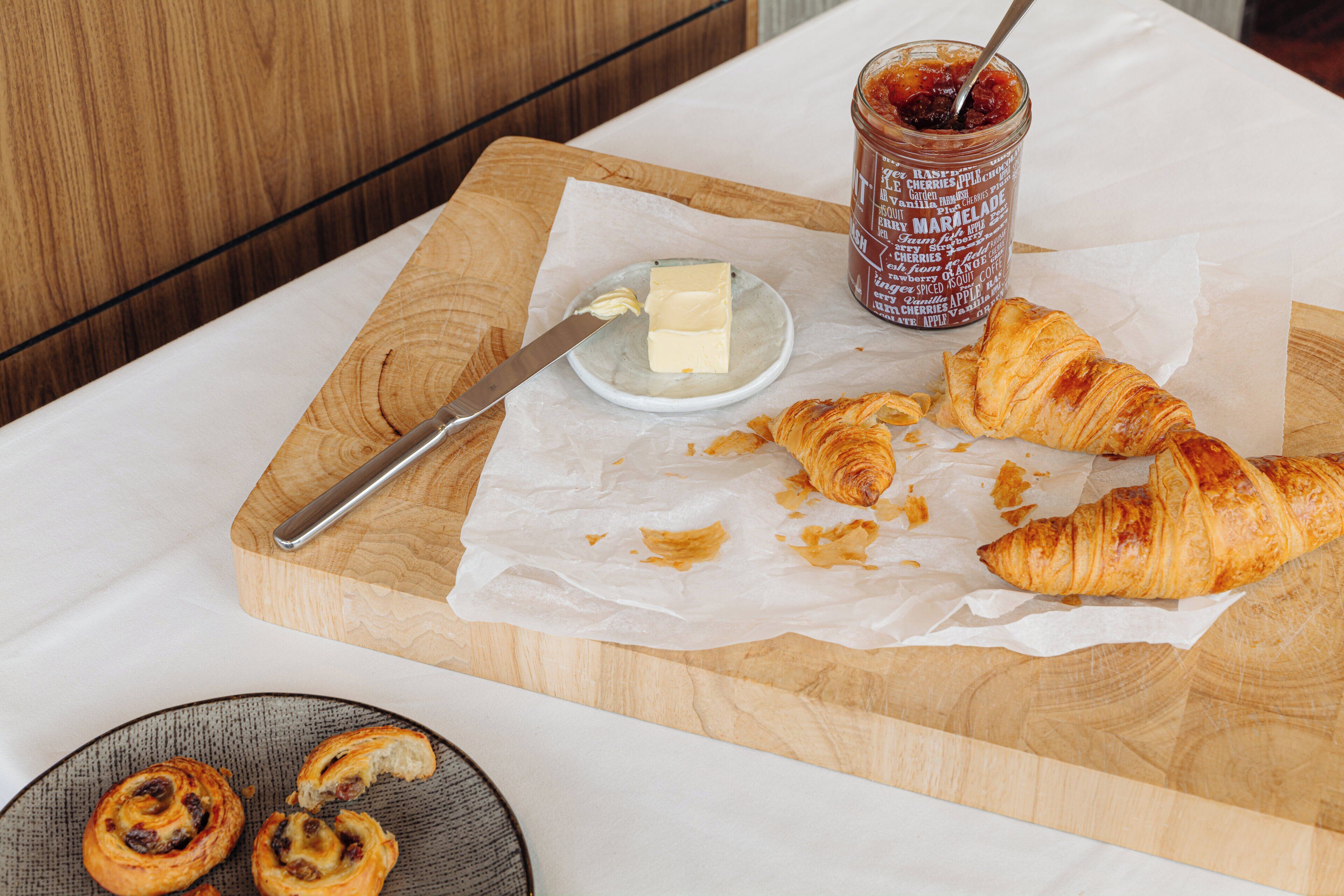 Dagelijks continentaal ontbijt (EUR 25 per persoon)