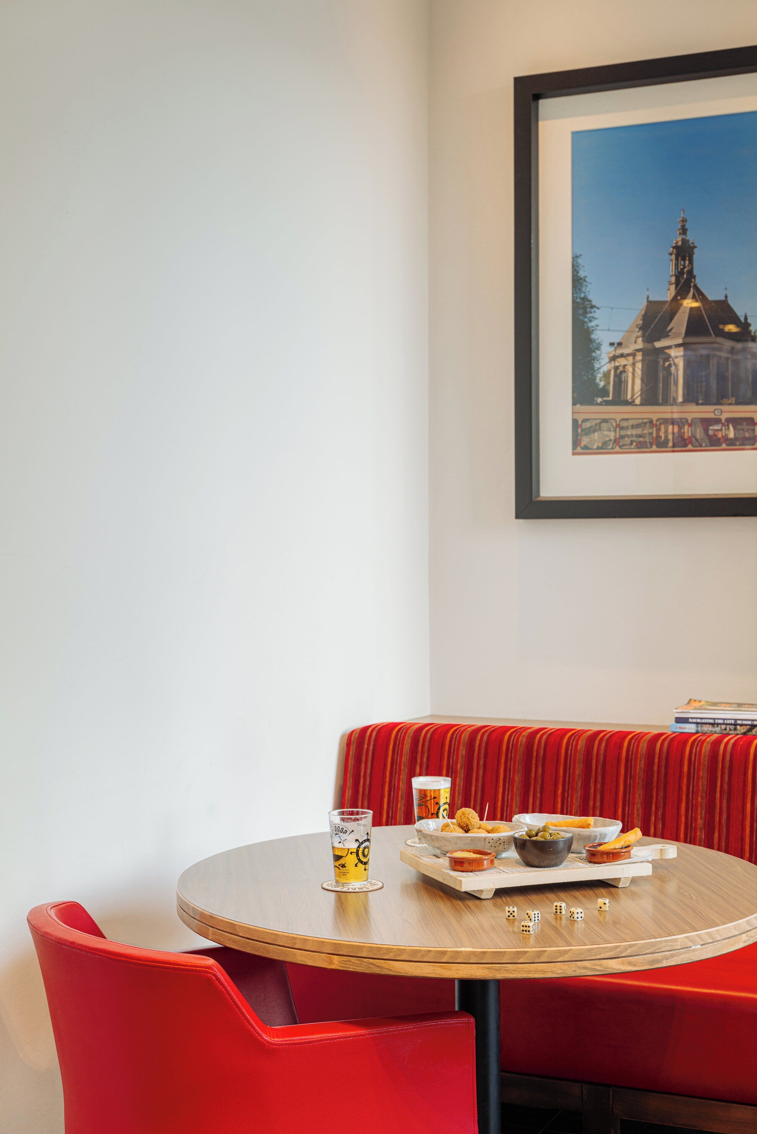 breakfast, lunch and dinner served