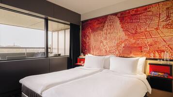 Comfort Room, 1 Twin Bed | 1 bedroom, premium bedding, in-room safe, desk