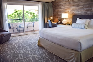 Room, 1 King Bed, Balcony (Harborside) | Premium bedding, pillow-top beds, iron/ironing board, travel cot
