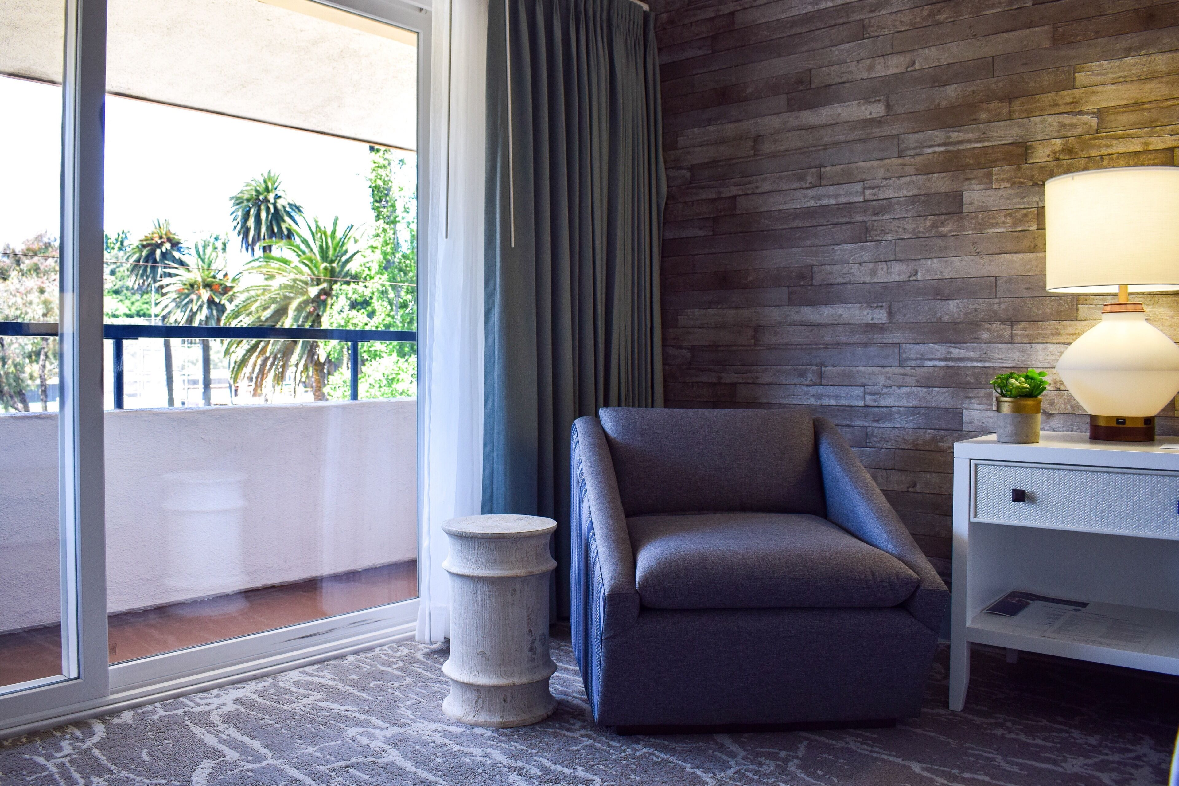 room, 1 king bed, balcony (parkside) | 1 bedroom, premium bedding, pillow-top beds, iron/ironing board