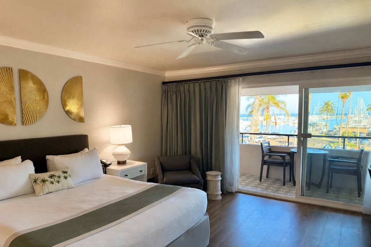 Room, 1 King Bed, Balcony, Ocean View (Harborside)