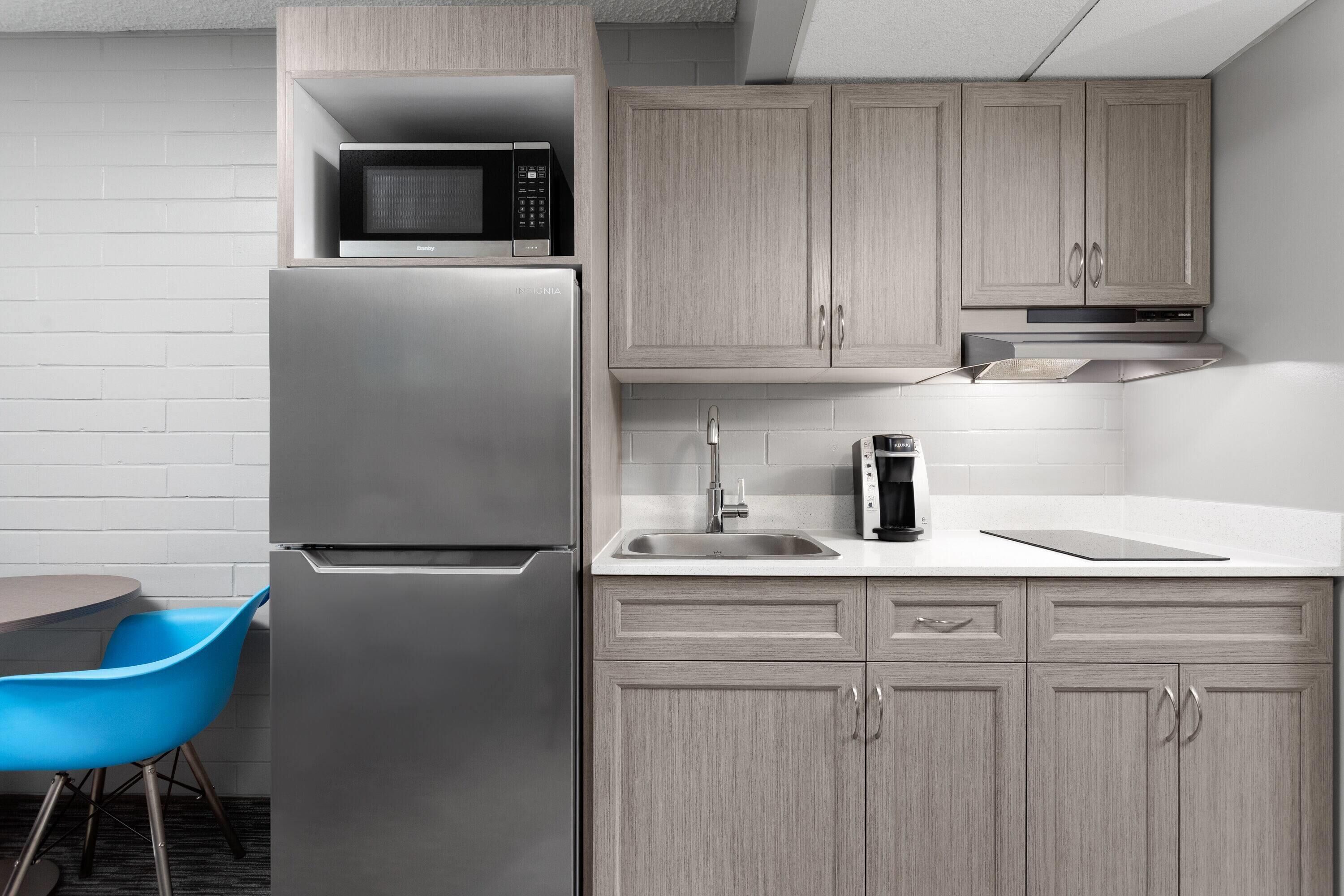 Bureau, rideaux occultants, chambres insonorisées