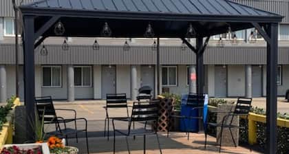 Travelodge by Wyndham Grande Prairie