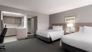 Een bureau, verduisterende gordijnen, geluiddichte muren