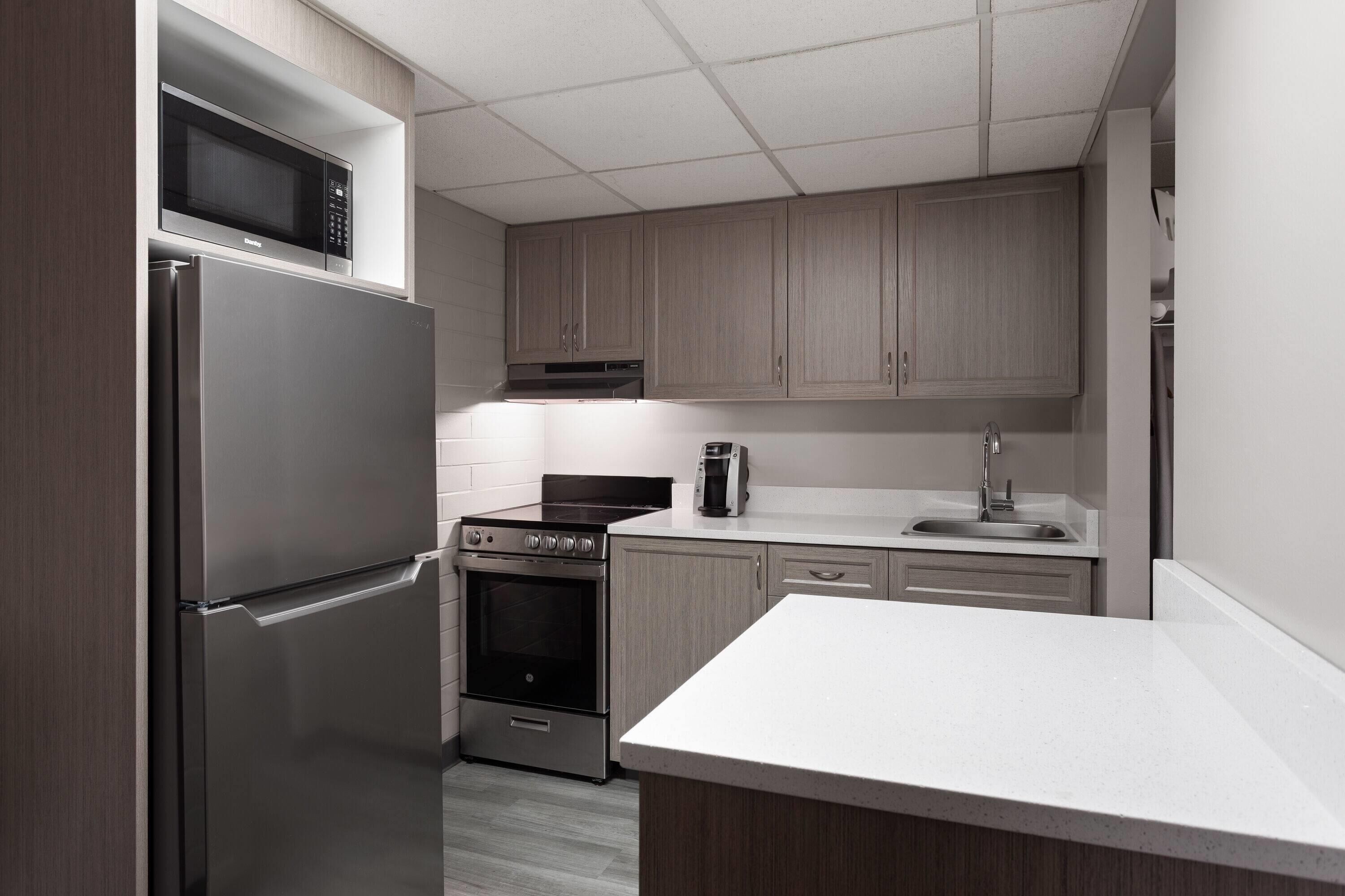 Escritorio, cortinas blackout y insonorización 