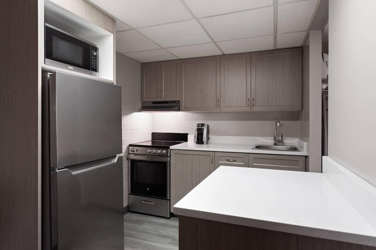 Escritorio, cortinas blackout y insonorización