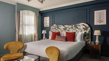 Egyptian cotton sheets, free minibar, in-room safe