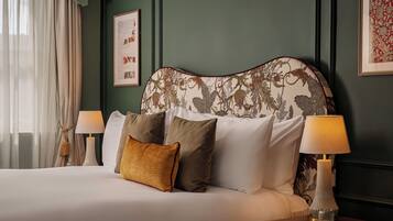 Egyptian cotton sheets, free minibar, in-room safe