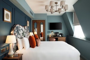 Classic Double Room, 1 Double Bed, Ensuite | Egyptian cotton sheets, free minibar, in-room safe