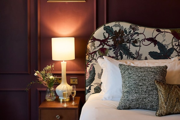Chambre Double Supérieure, 1 très grand lit, salle de bains attenante | Draps en coton égyptien, articles gratuits dans le mini-bar