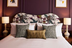 Egyptian cotton sheets, free minibar, in-room safe