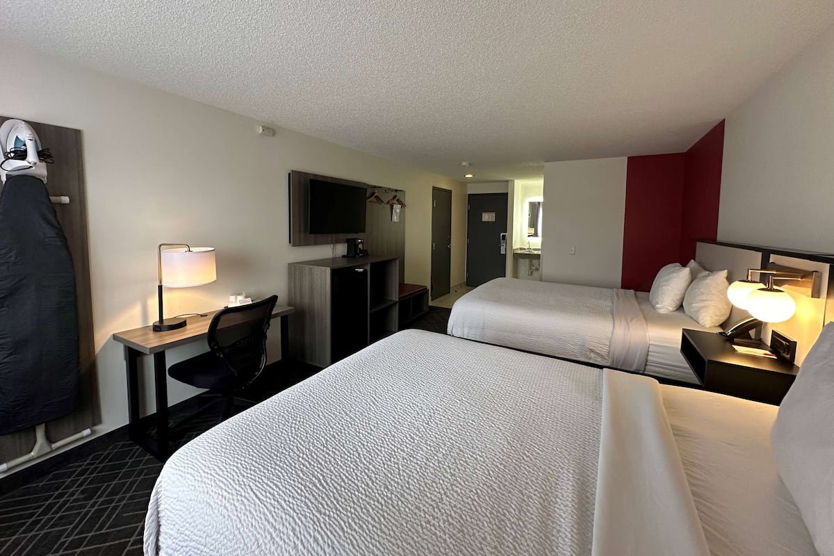Room, 2 Queen Beds, Non Smoking