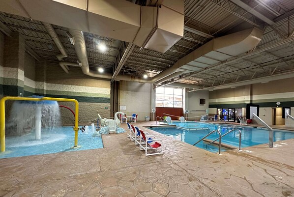 Pool - Ramada by Wyndham Waupaca (Waupaca)