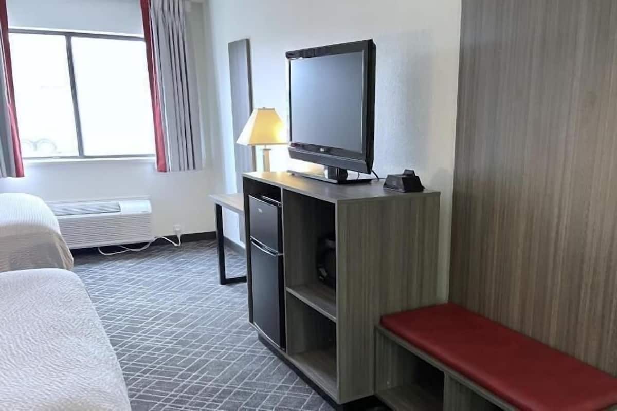 Soundproofing, iron/ironing board, free WiFi, bed sheets