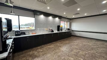 Bao gồm bữa sáng buffet hàng ngày